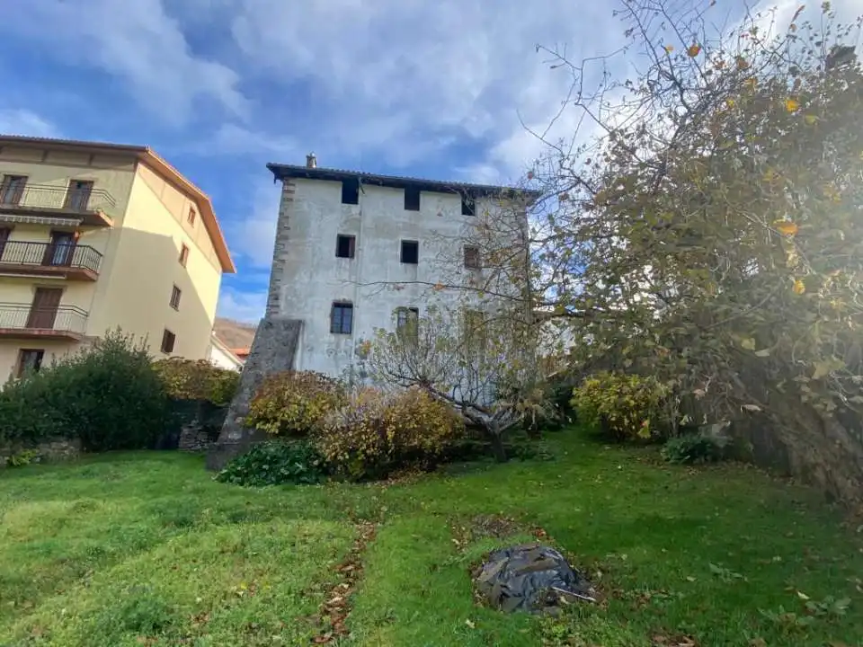 Vista exterior de Casa o xalet en venda en Berastegi amb Jardí privat i Traster