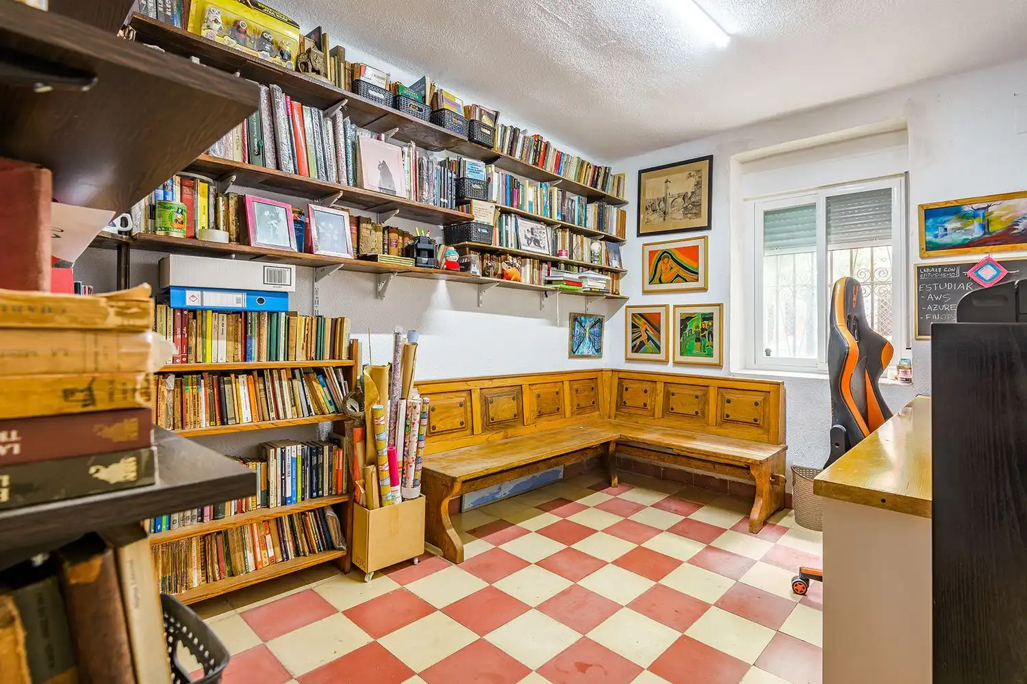 Einfamilien-Reihenhaus zum Verkauf in Benidorm mit Klimaanlage, Terrasse und Abstellraum