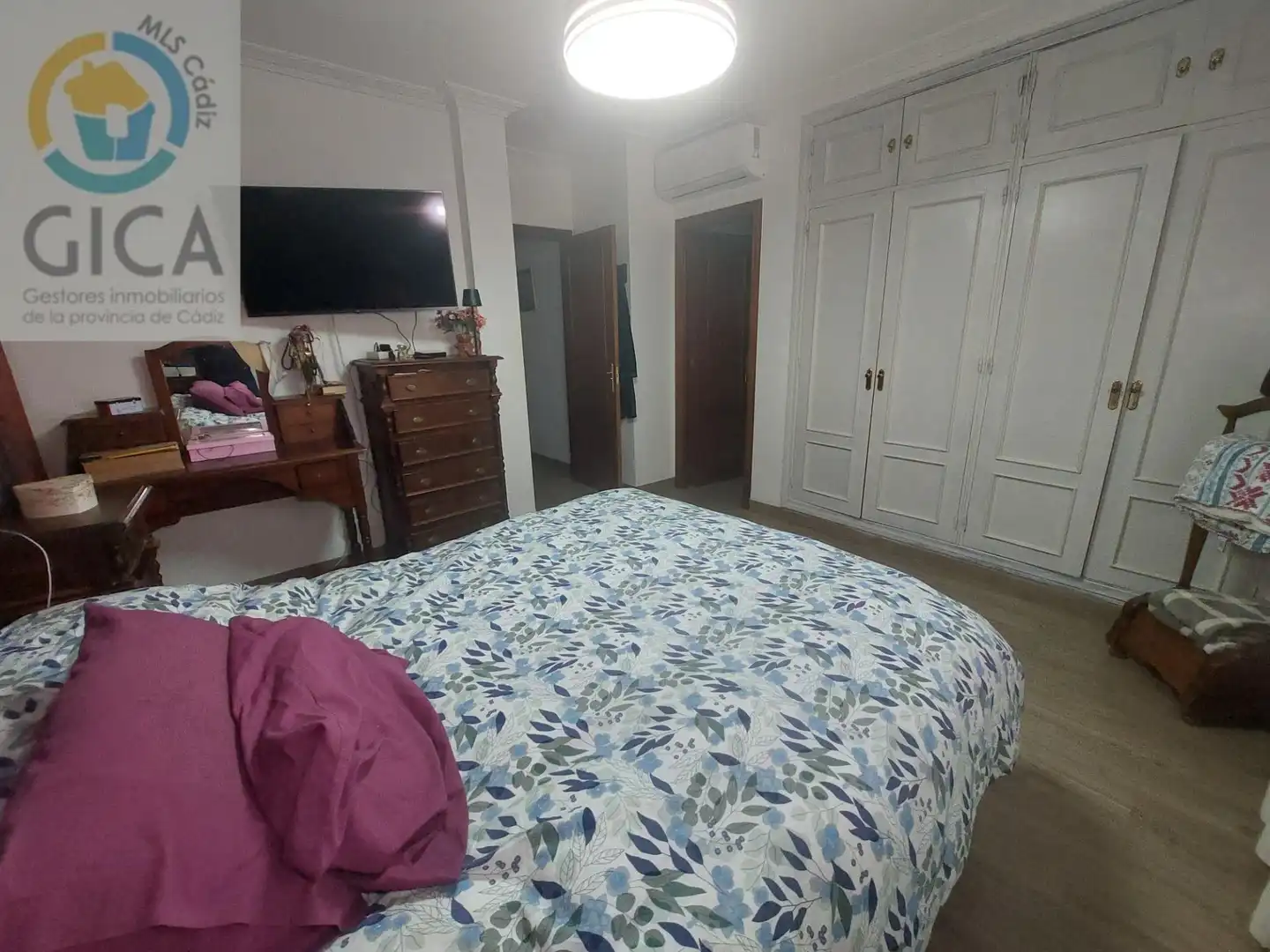 Dormitori de Casa o xalet en venda en Algeciras amb Jardí privat i Traster