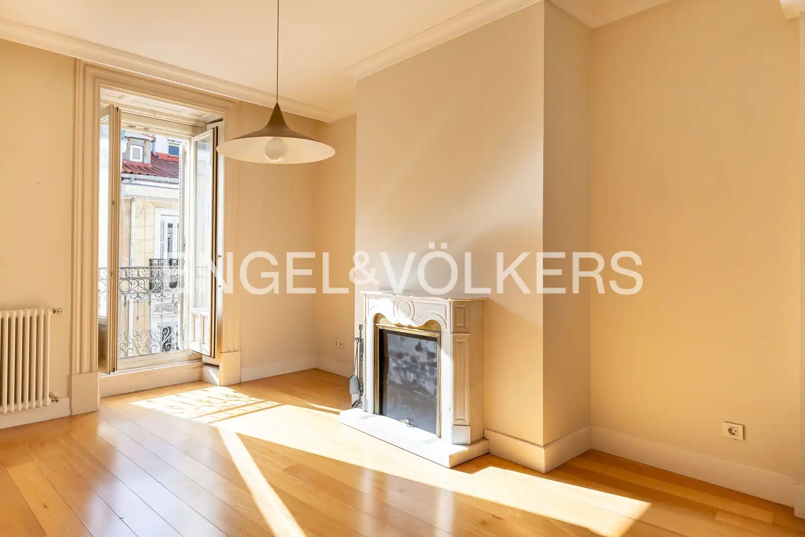 Living room of Flat for rent in Madrid  with Air Conditioner, Heating and Parquet flooring