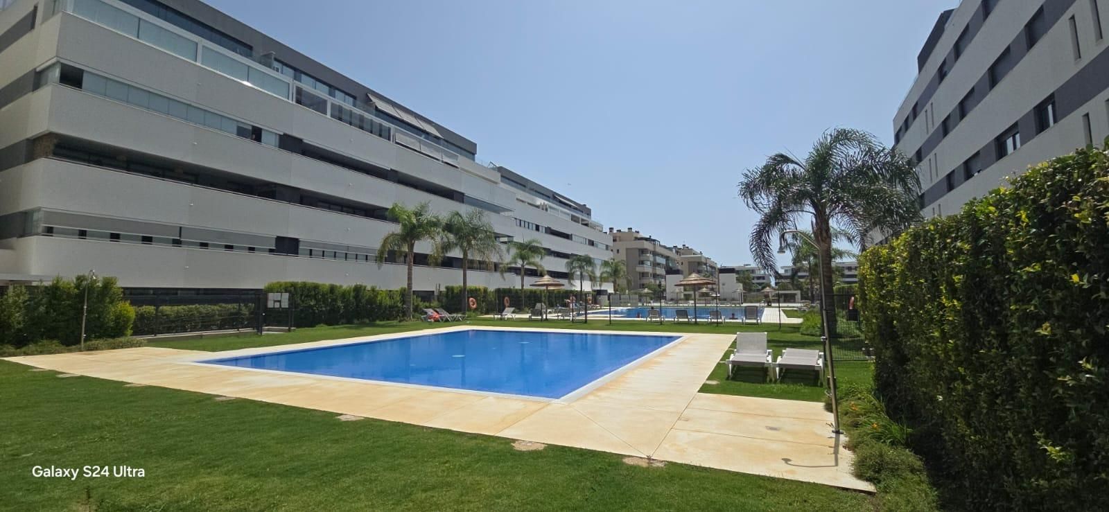 Swimming pool of Flat to rent in Torremolinos  with Air Conditioner, Heating and Private garden