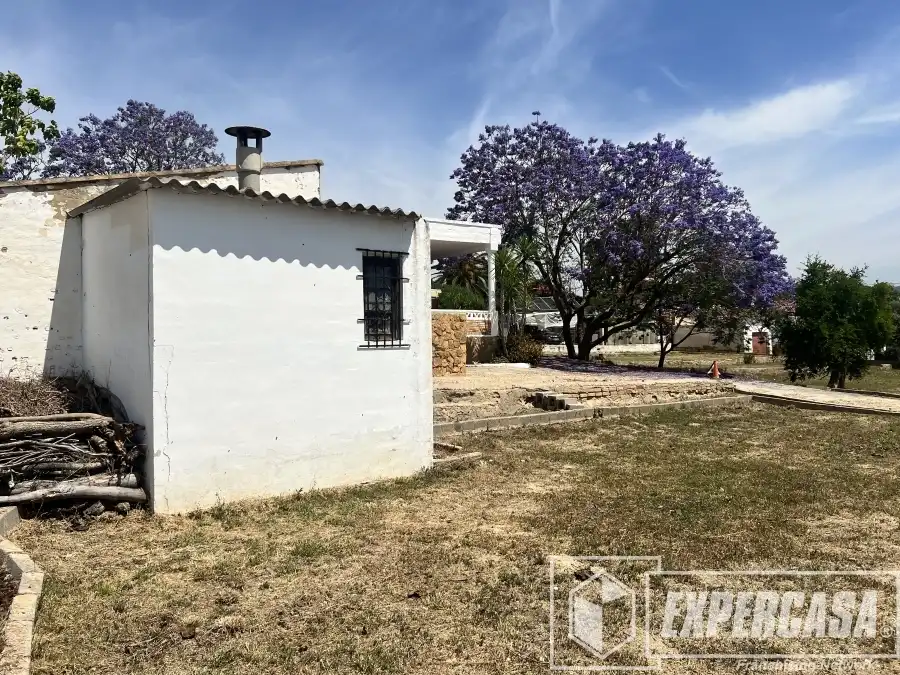 Vista exterior de Casa o xalet en venda en Torrent amb Terrassa i Piscina