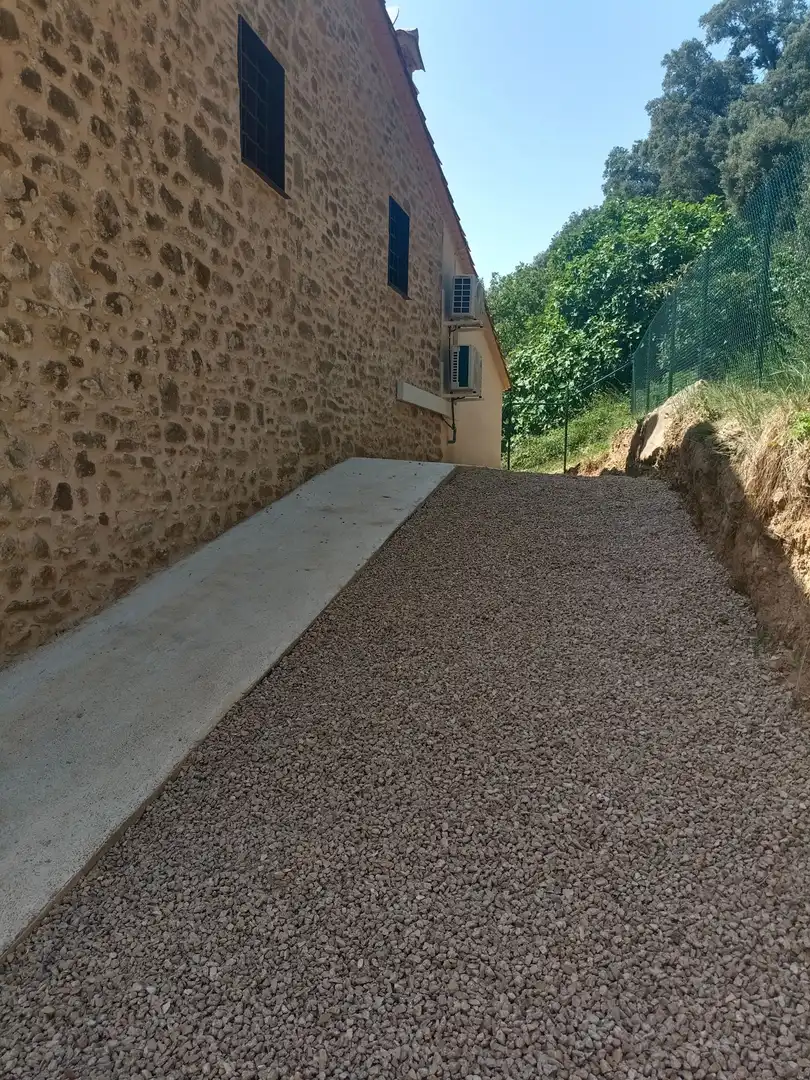 Aparcament de Casa o xalet de lloguer en Sant Aniol de Finestres amb Aire condicionat, Calefacció i Jardí privat