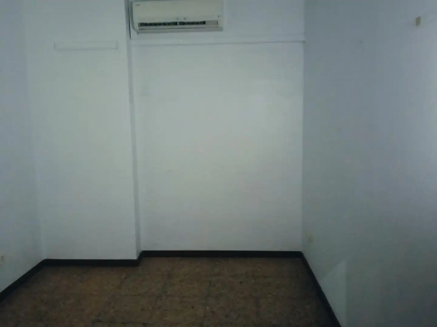 Local de lloguer a vía universitas, La Bozada – Parque Delicias