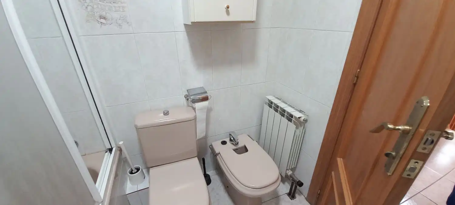 Bany de Casa o xalet en venda en Corbera de Llobregat amb Aire condicionat, Calefacció i Jardí privat