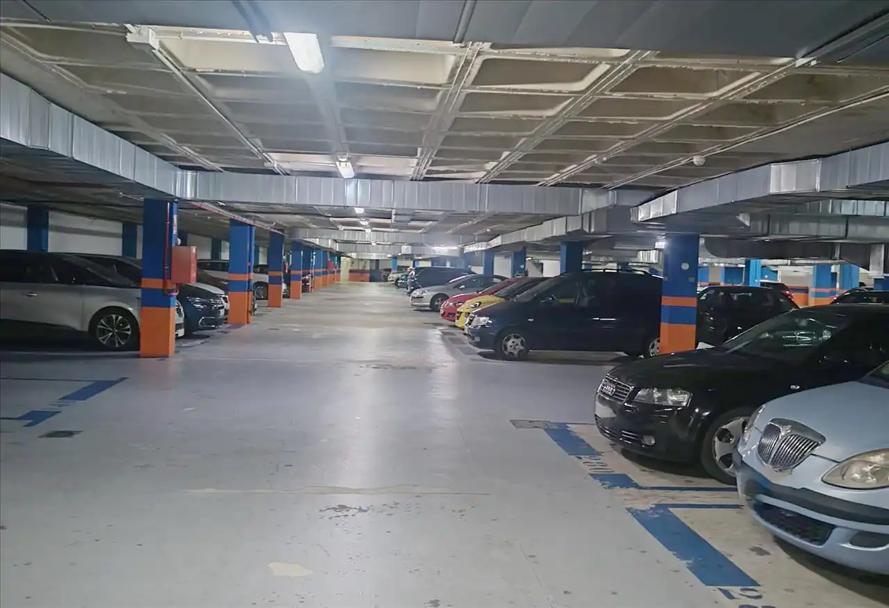 Parkplatz von Garage zum Verkauf in Alcalá de Henares