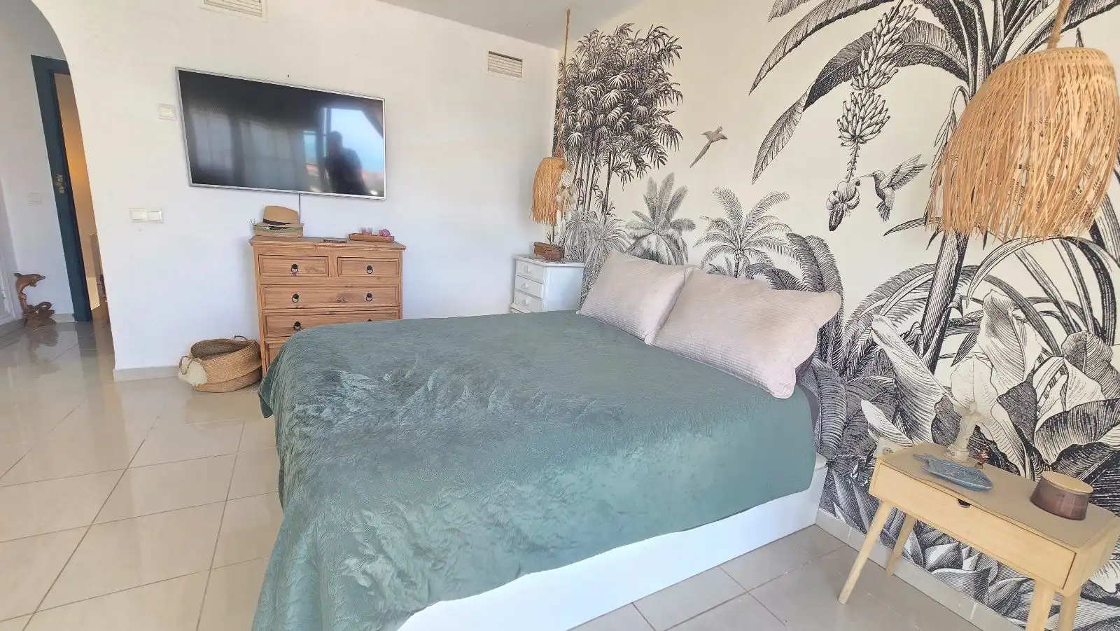 Dormitori de Casa adosada en venda en Benalmádena amb Piscina, Moblat i Piscina comunitària
