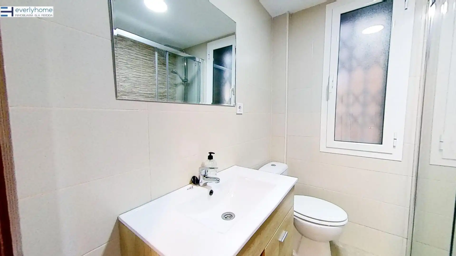 Bathroom of Flat for share in Valencia