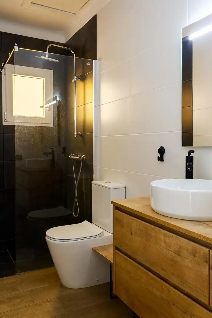 Bathroom of Houses for sale in Flaçà  with Air Conditioner, Heating and Private garden