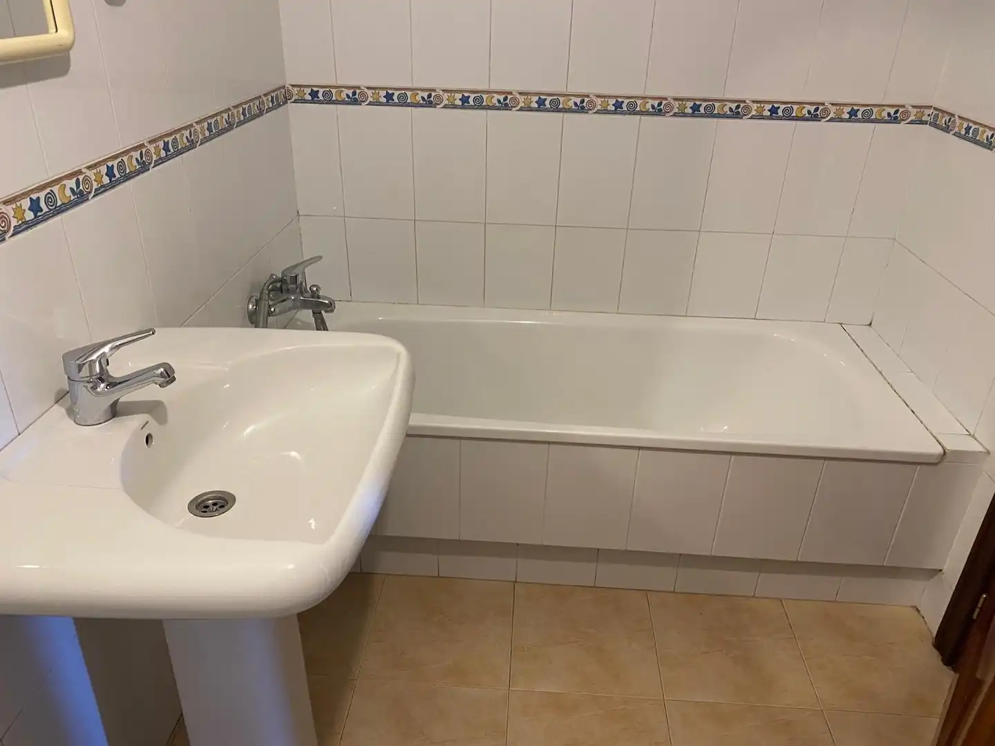 Badezimmer von Wohnungen zur Miete in Nueva Andalucía
