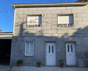 Exterior view of House or chalet for sale in Vilanova de Arousa  with Balcony