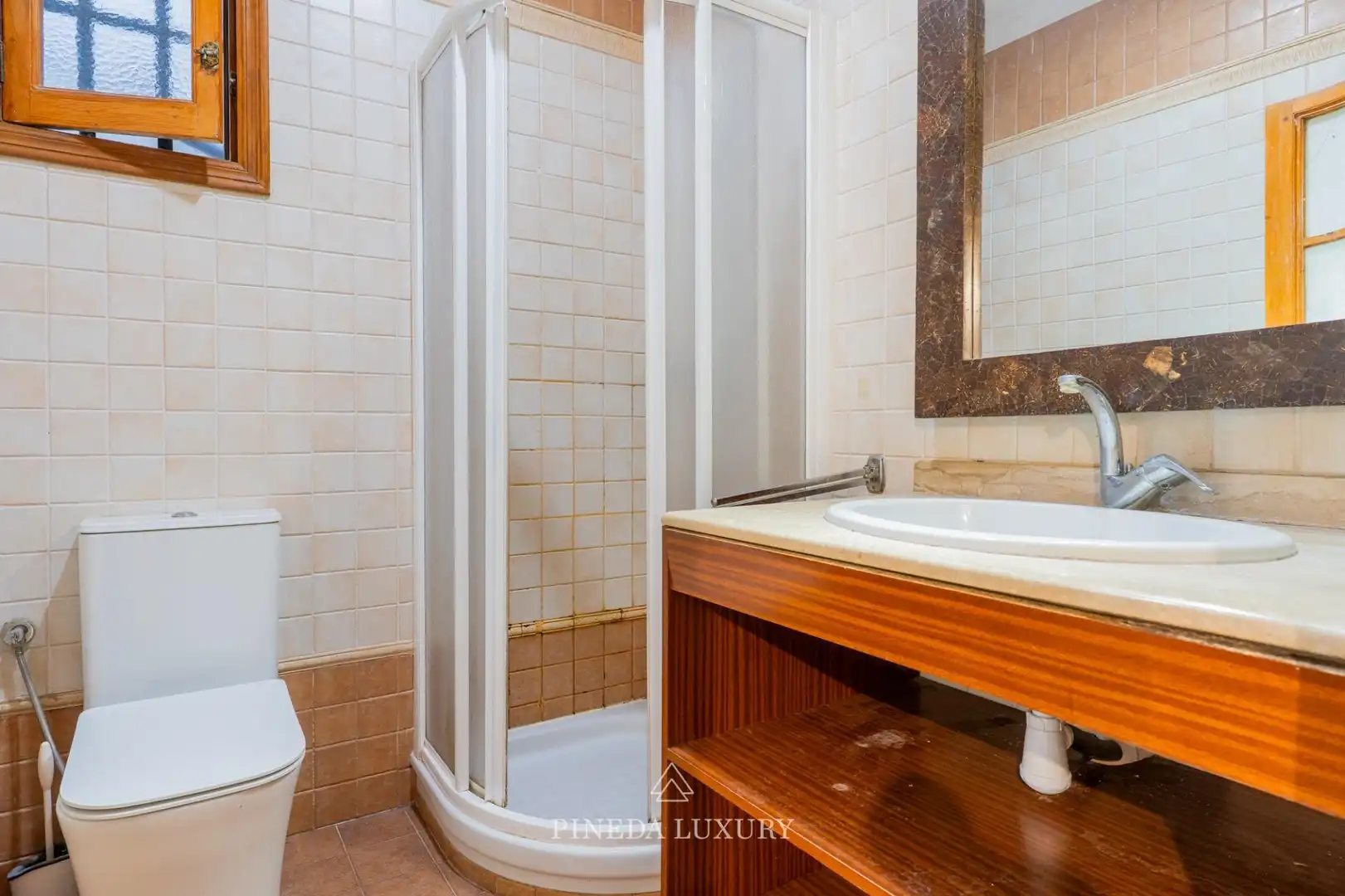 Badezimmer von Wohnung zum Verkauf in Valencia mit Heizung und Balkon