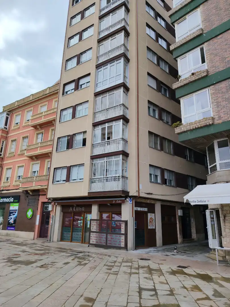 Piso con ascensor en venta en Santa Uxía de Ribeira, imagen 3