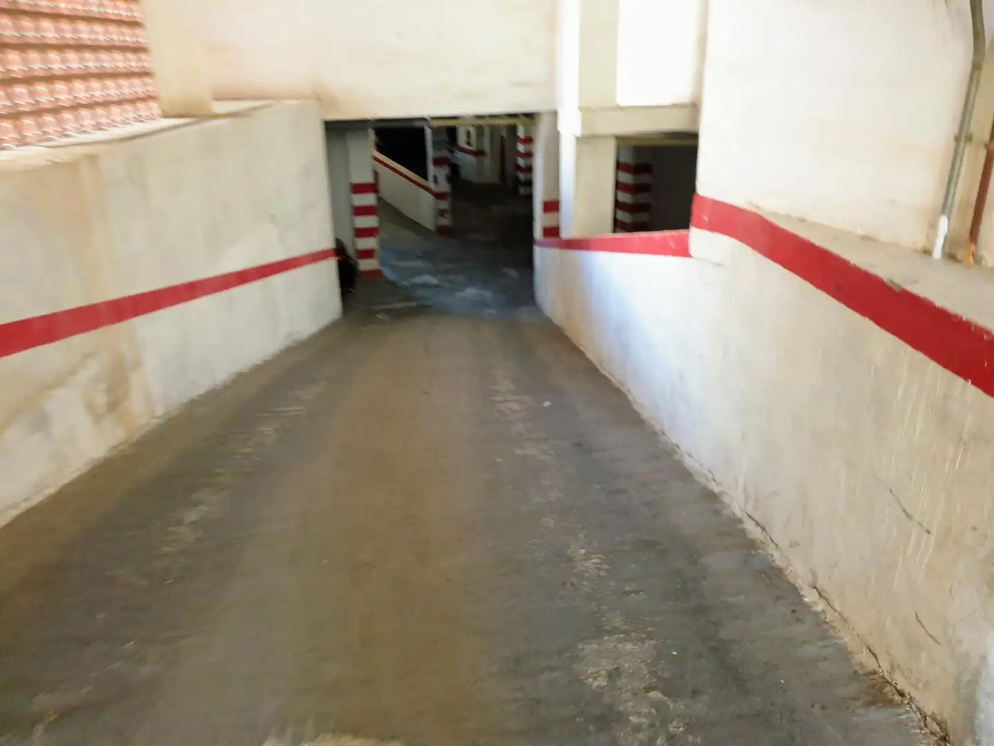 Garage for sale in Elda