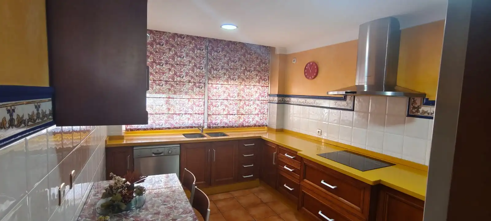 House with terrace for sale in Calle Teresa de Calcuta, imagen 2