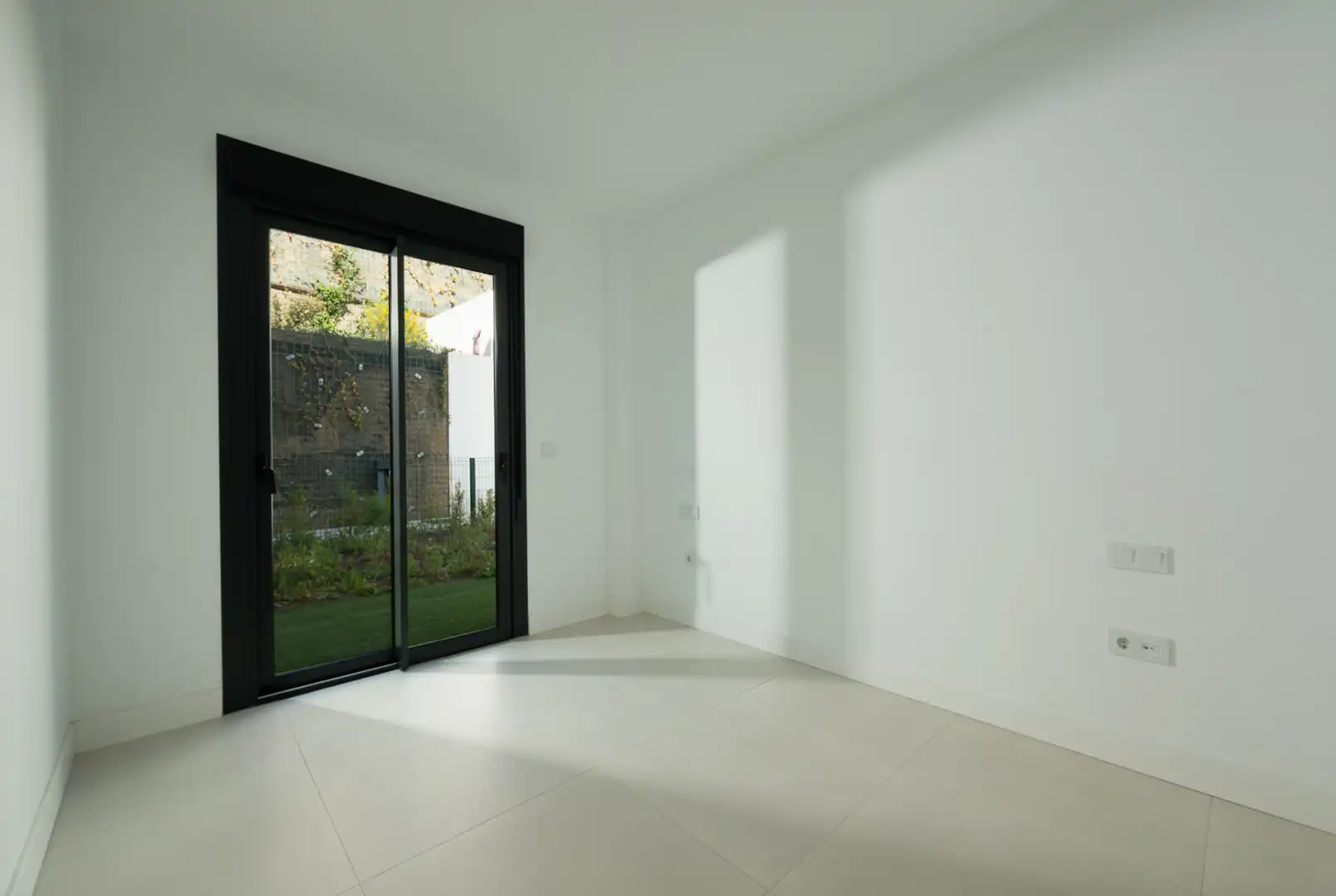 Planta baja en venta en Fuengirola con Aire acondicionado, Jardín privado y Terraza