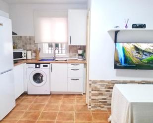 Cuina de Apartament en venda en Chiclana de la Frontera amb Aire condicionat i Terrassa