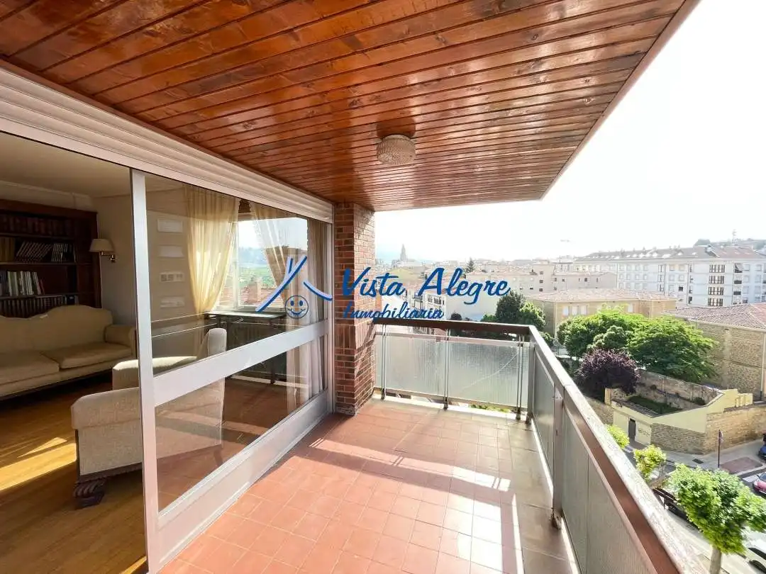 Vista exterior de Piso en venta en Haro con Calefacción, Terraza y Trastero