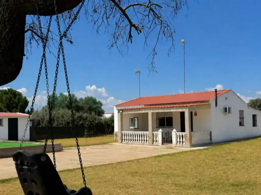 Vista exterior de Piso en venta en Carretera de Sevilla - Los Montitos