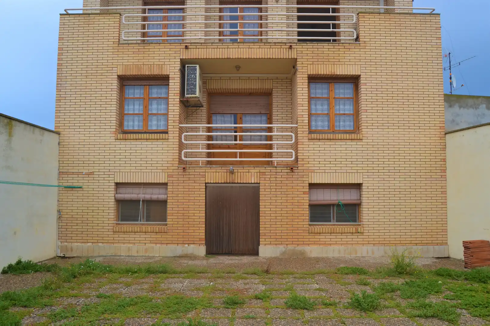 Vista exterior de Casa o chalet en venta en Albalatillo con Aire acondicionado, Jardín privado y Amueblado