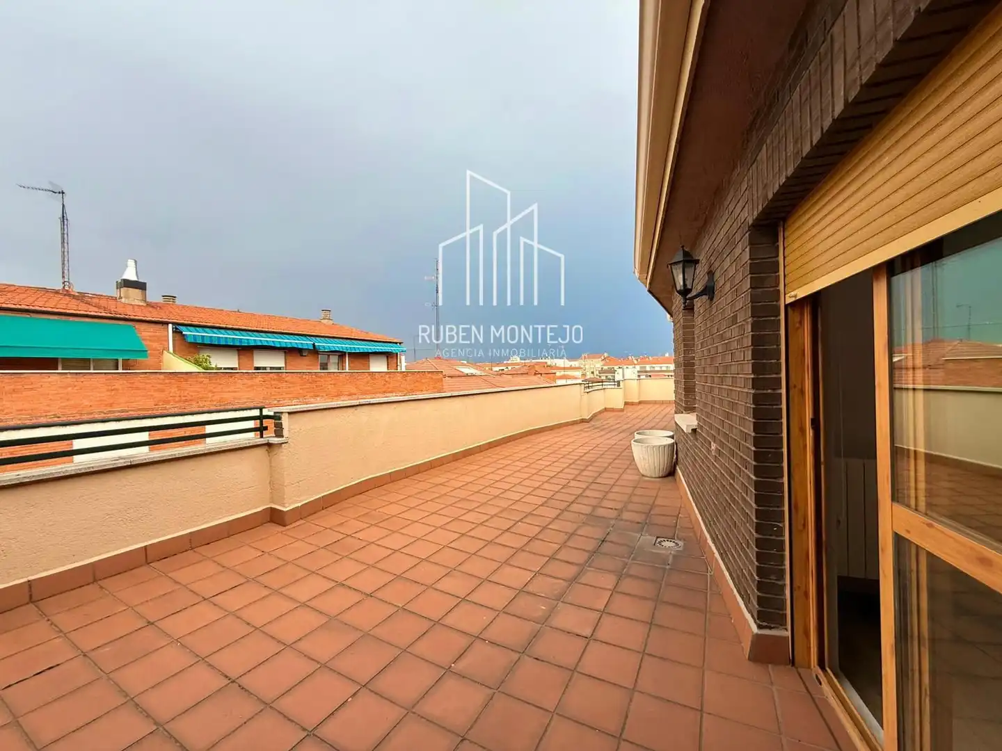 Vista exterior de Ático de alquiler en Salamanca con Calefacción, Terraza y Amueblado