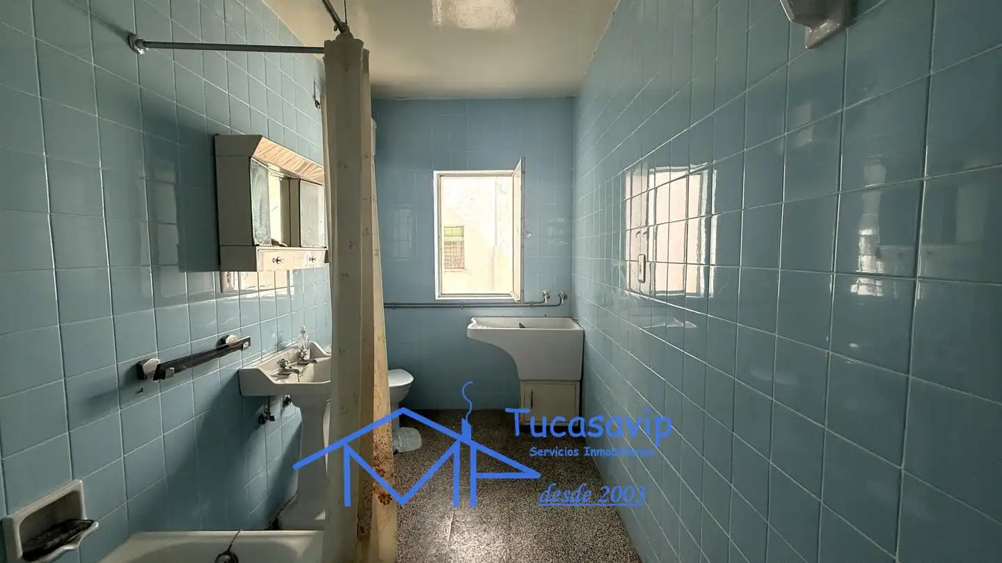 Baño de Piso en venta en Cebreros con Terraza