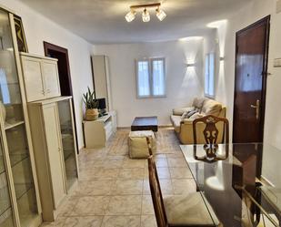 Sala d'estar de Pis de lloguer en Avilés amb Calefacció i Moblat