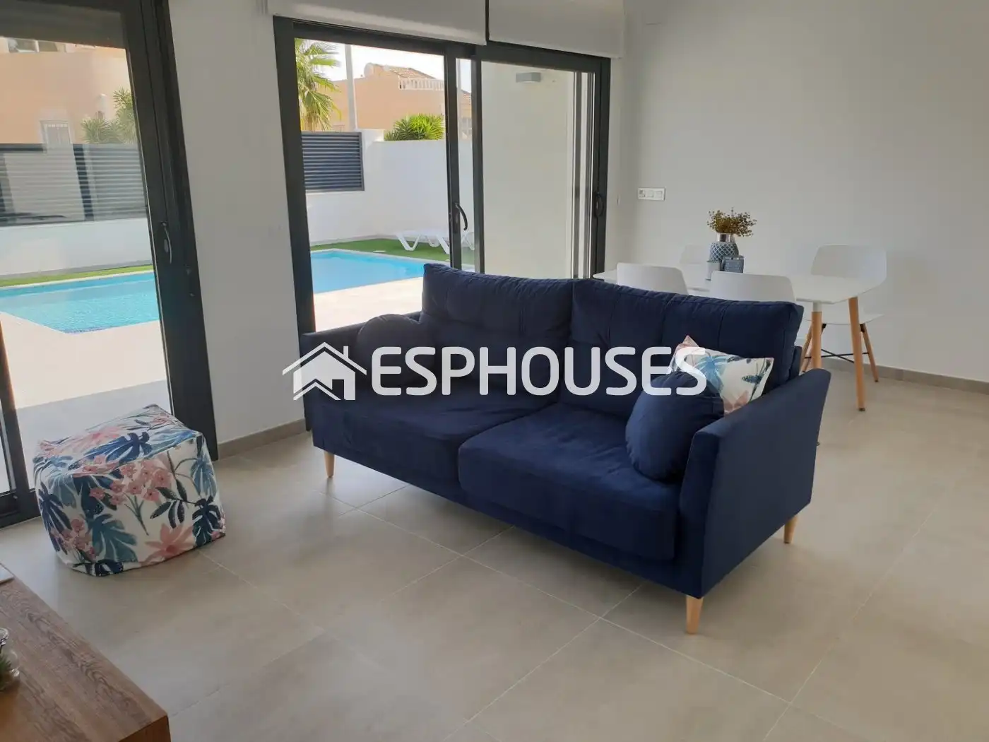 Sala d'estar de Casa o xalet en venda en Pilar de la Horadada amb Terrassa, Piscina i Balcó