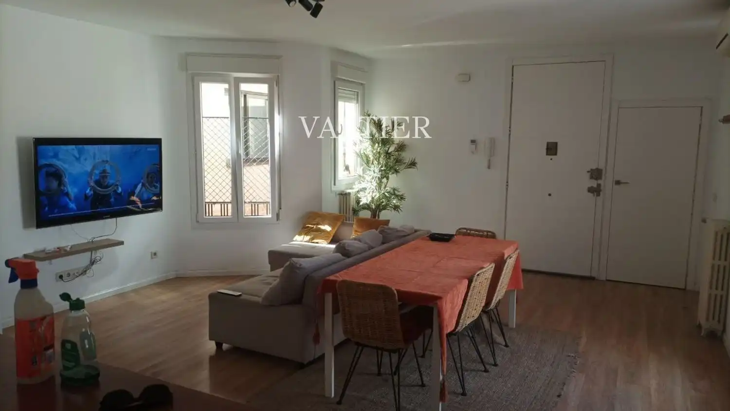 Sala d'estar de Àtic de lloguer en Madrid amb Aire condicionat, Terrassa i Traster