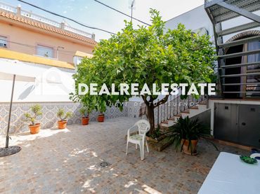 House for sale in Calle DOCTOR FLEMING