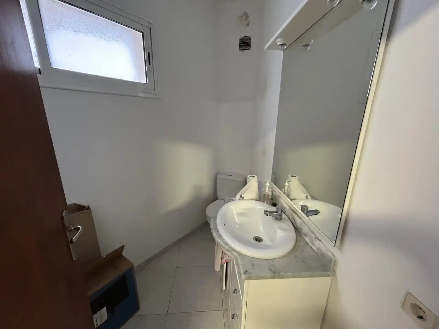 Badezimmer von Fabrikhallen zum Verkauf in La Ràpita