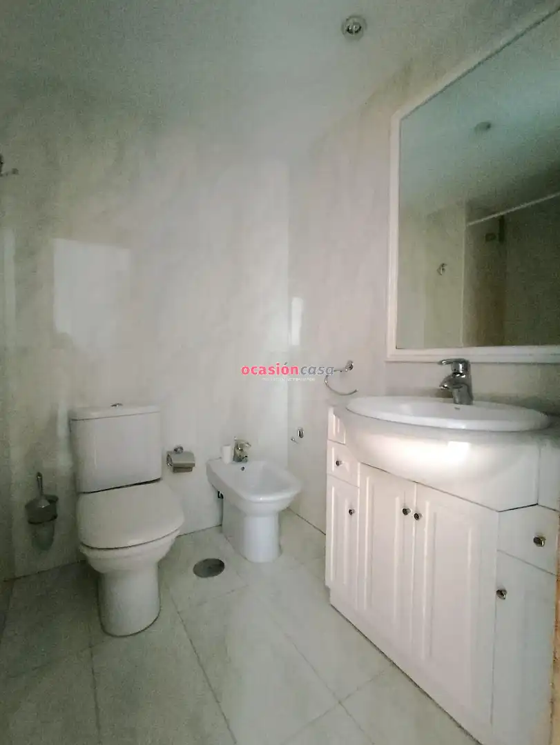 Baño de Piso en venta en Torremolinos con Aire acondicionado, Calefacción y Jardín privado