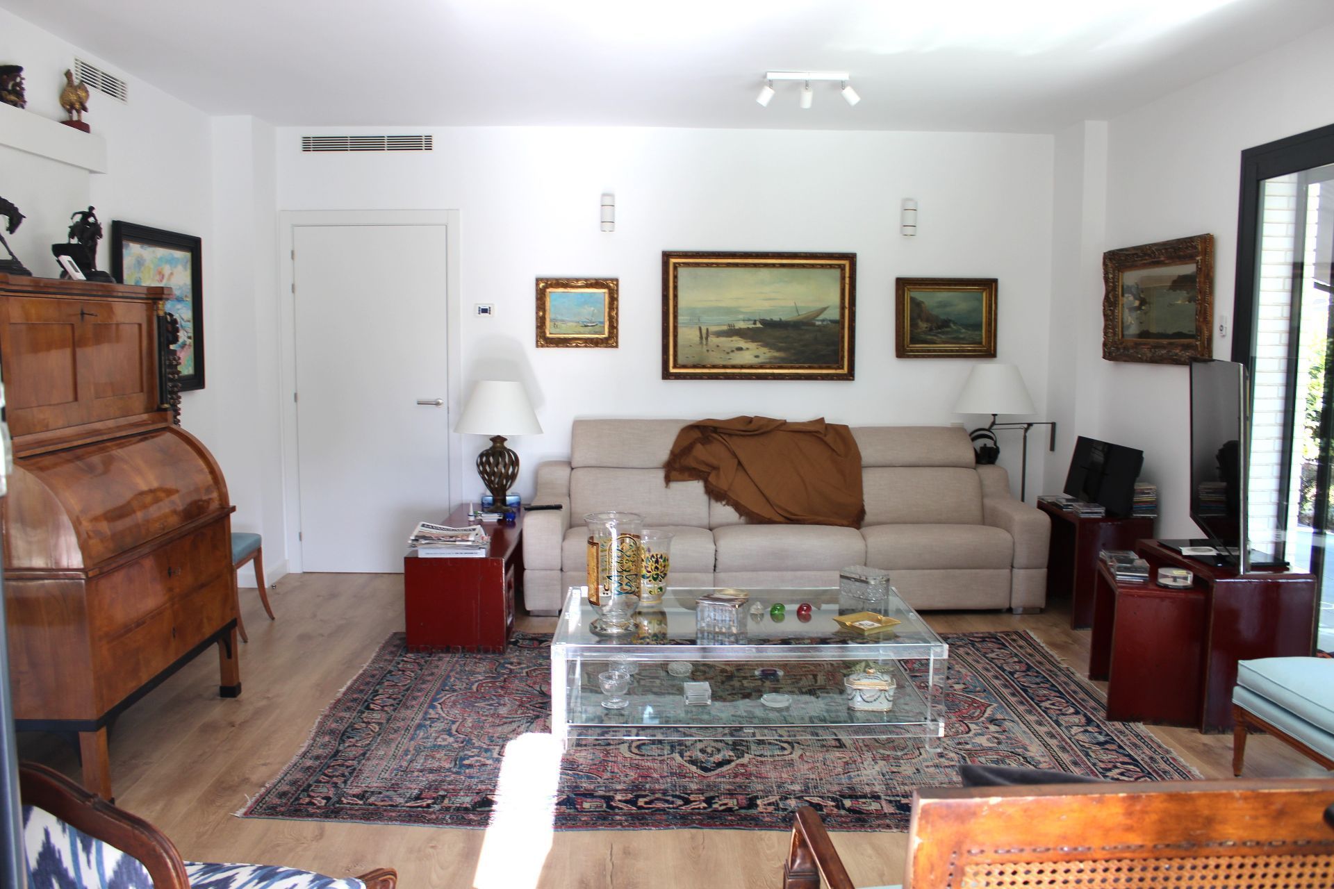 Sala d'estar de Apartament en venda en Sitges amb Aire condicionat, Calefacció i Jardí privat