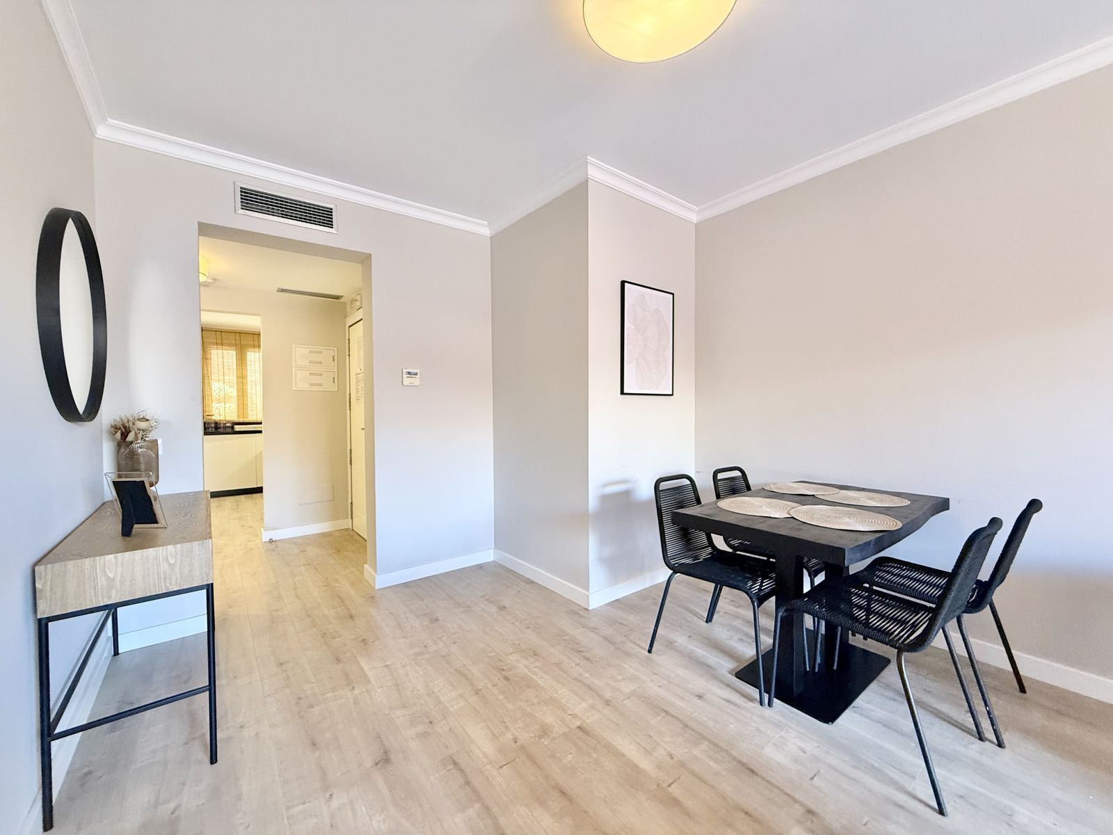 Menjador de Apartament en venda en Benahavís amb Aire condicionat i Terrassa