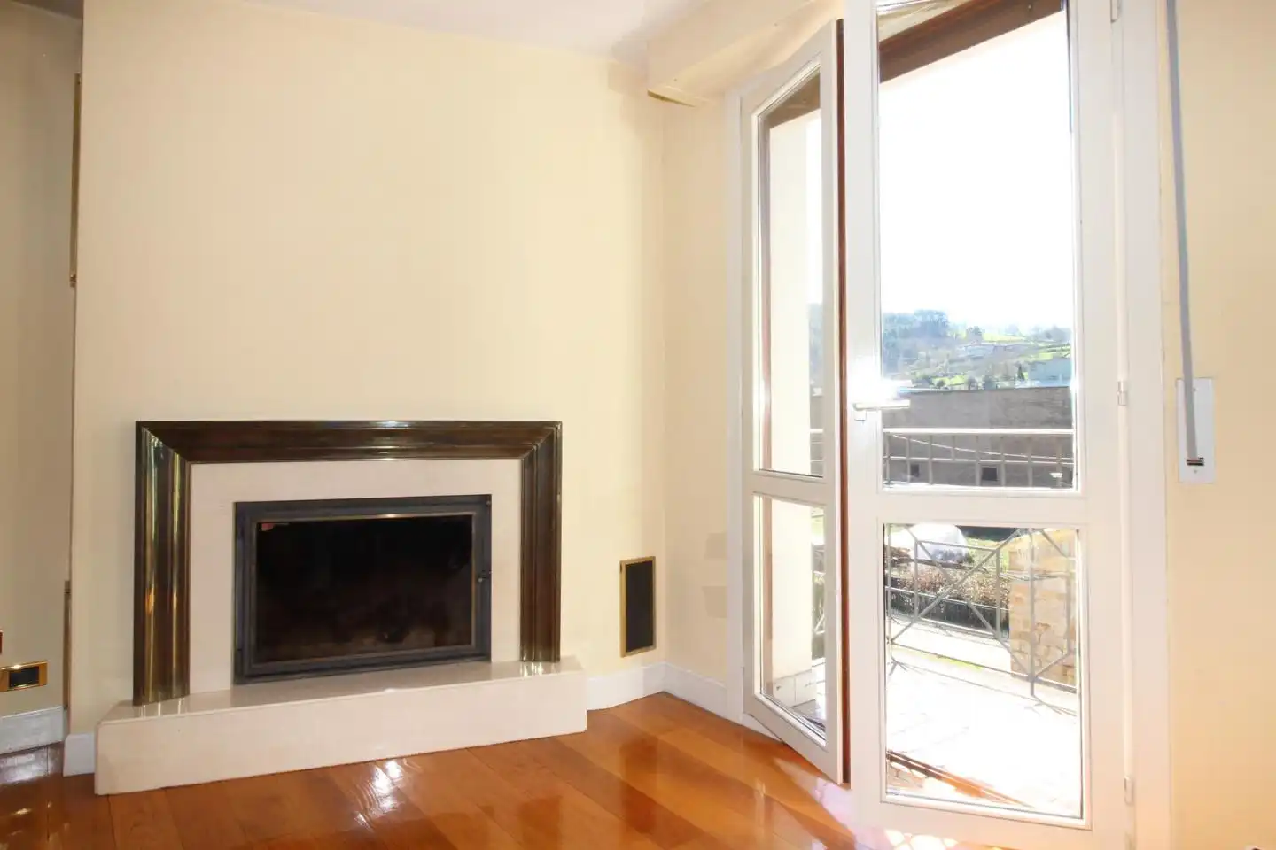 Sala de estar de Piso en venta en Oñati con Calefacción, Trastero y Balcón