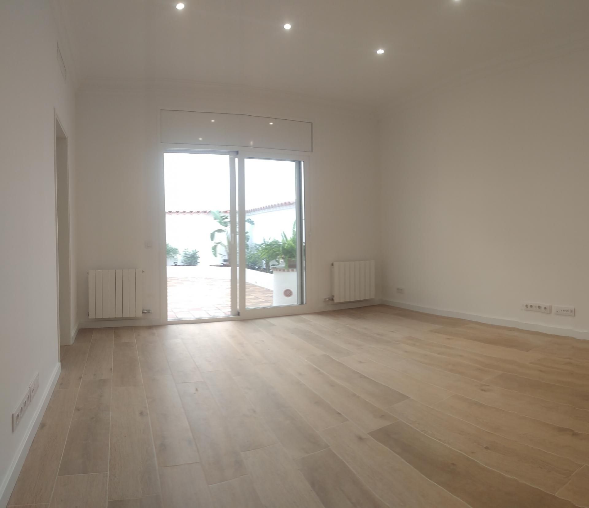 Living room of Flat to rent in Sitges  with Heating and Oven