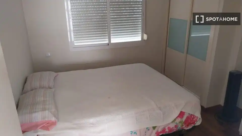 Bedroom of Apartments for share in Vélez-Málaga  with Air Conditioner, Terrace and Furnished