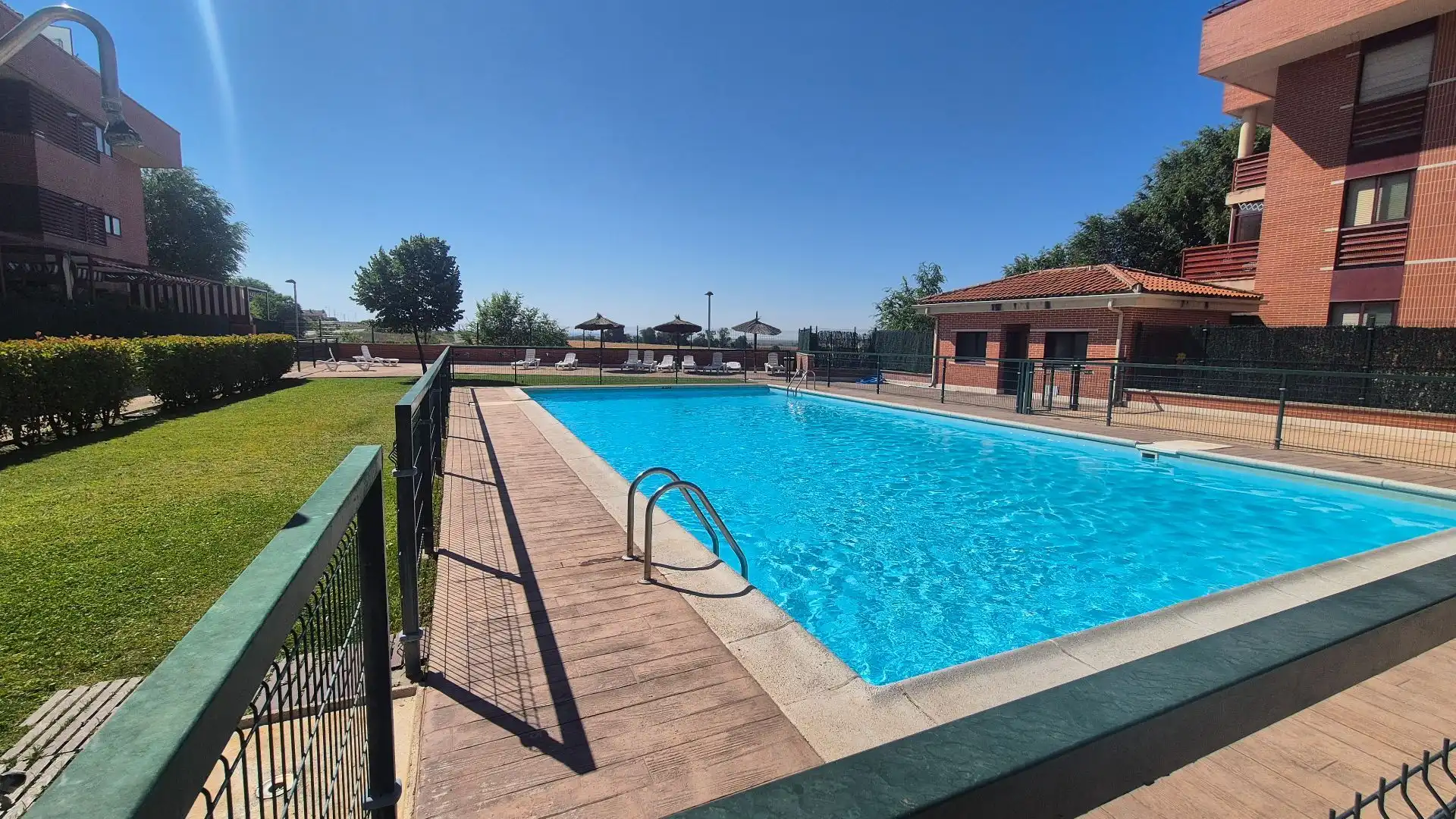 Swimming pool of Flat for sale in Cistérniga  with Heating, Storage room and Furnished
