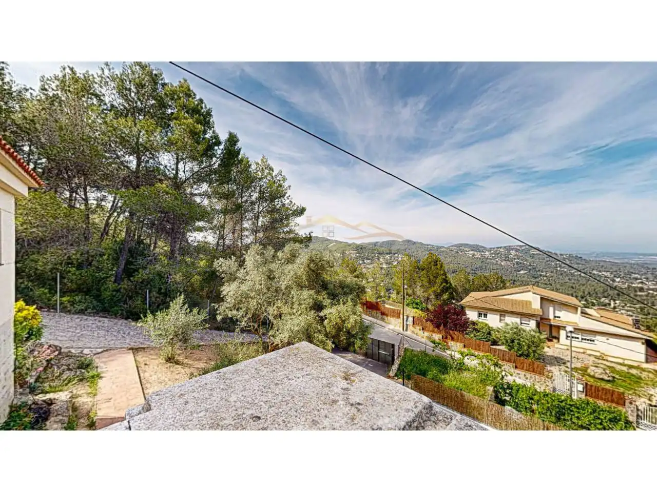 Vista exterior de Casa o xalet en venda en Corbera de Llobregat amb Aire condicionat, Jardí privat i Terrassa