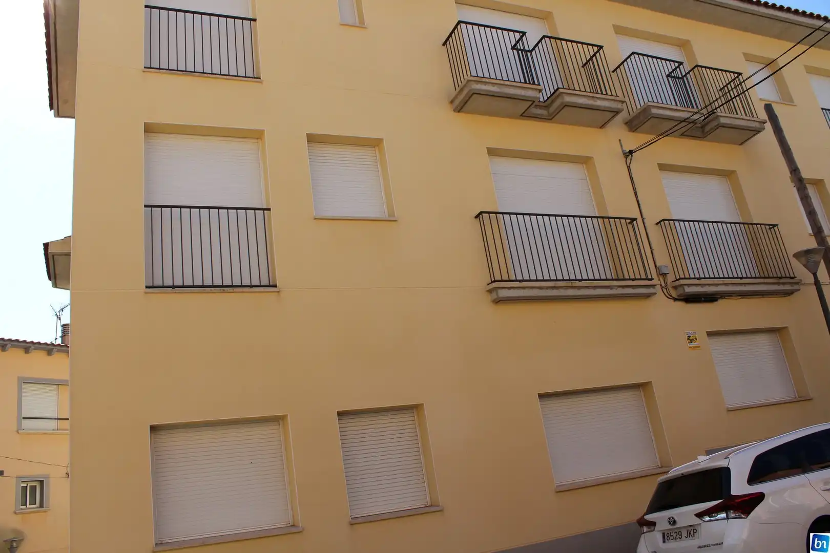 Außenansicht von Wohnung zum Verkauf in Roda de Berà mit Ofen und Alarm