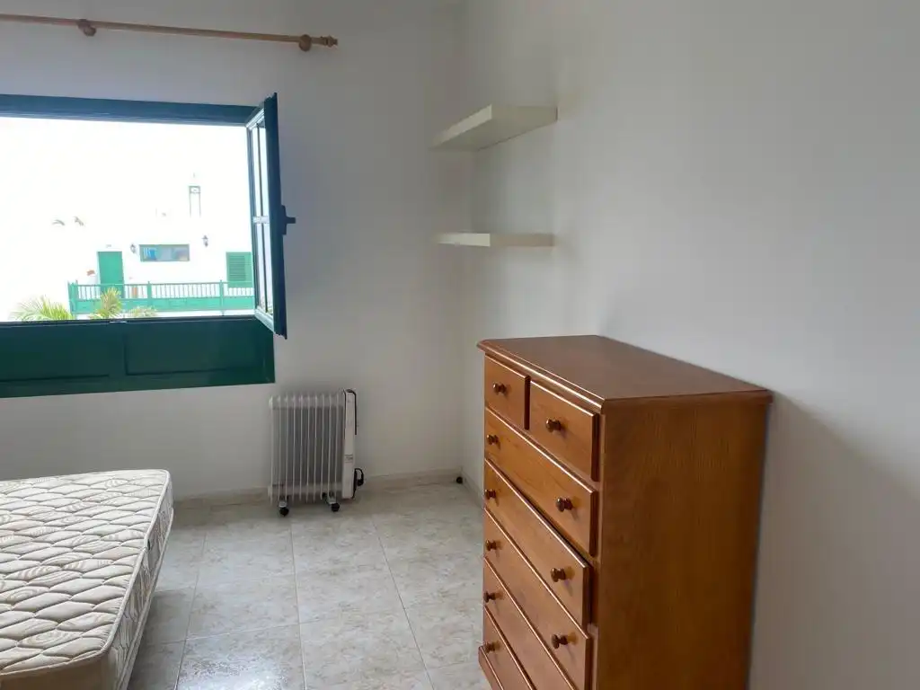 Habitación de Apartamento en venta en Teguise con Terraza, Amueblado y Piscina comunitaria