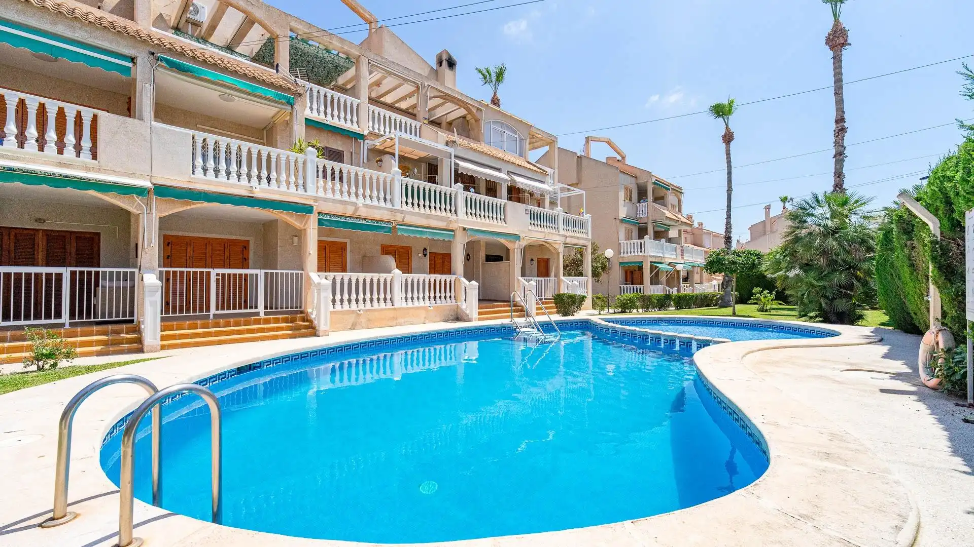Schwimmbecken von Wohnungen zum Verkauf in Torrevieja mit Terrasse und Gemeinschaftspool