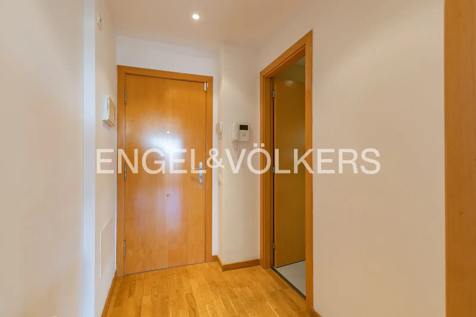 Flat for sale in Sant Cugat del Vallès  with Heating, Private garden and Parquet flooring