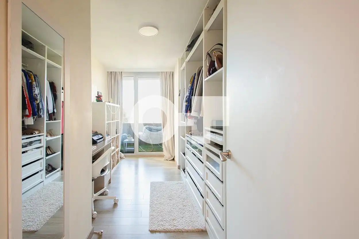 Habitación de Piso en venta en Barcelona con Aire acondicionado, Calefacción y Jardín privado