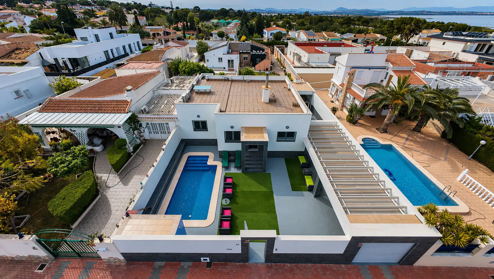 Exterior view of Houses for sale in Torrevieja  with Air Conditioner, Heating and Private garden