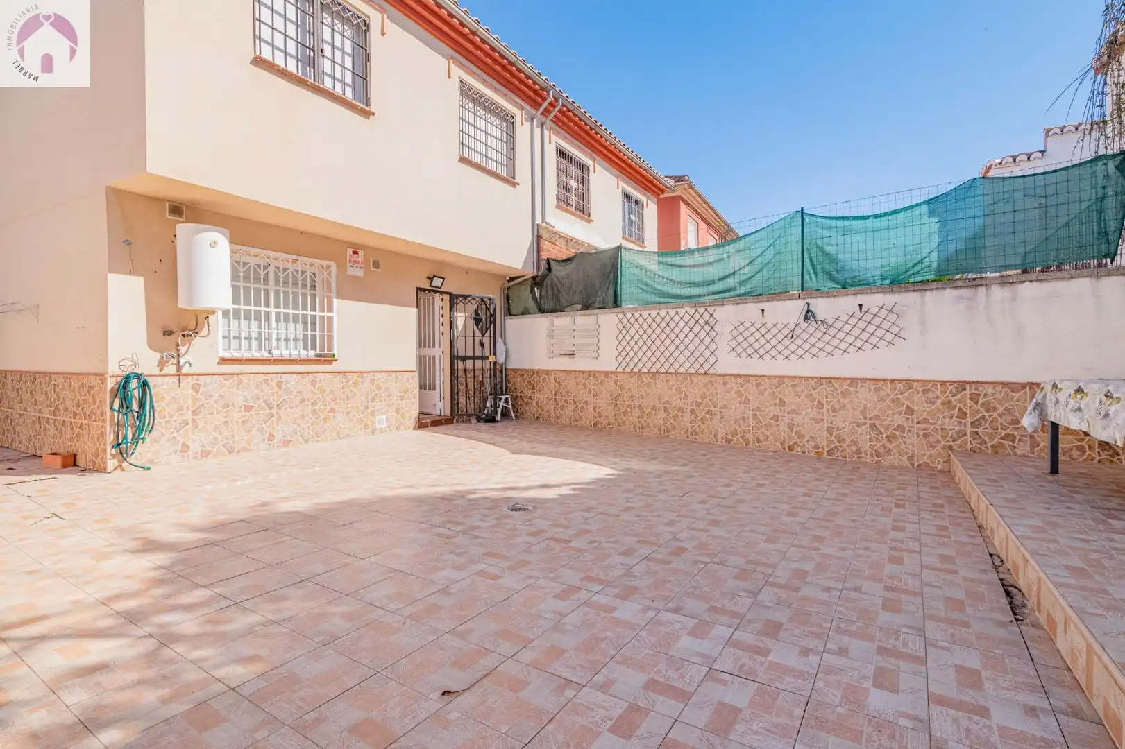 Casa aparellada amb terrassa en venda a Jun, imagen 14