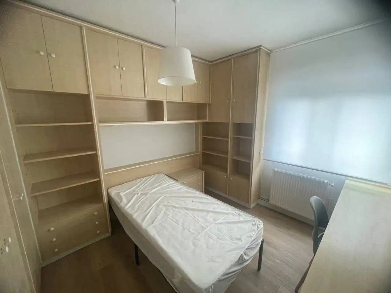 Habitación de Piso de alquiler en Burgos con Calefacción, Parquet y Amueblado