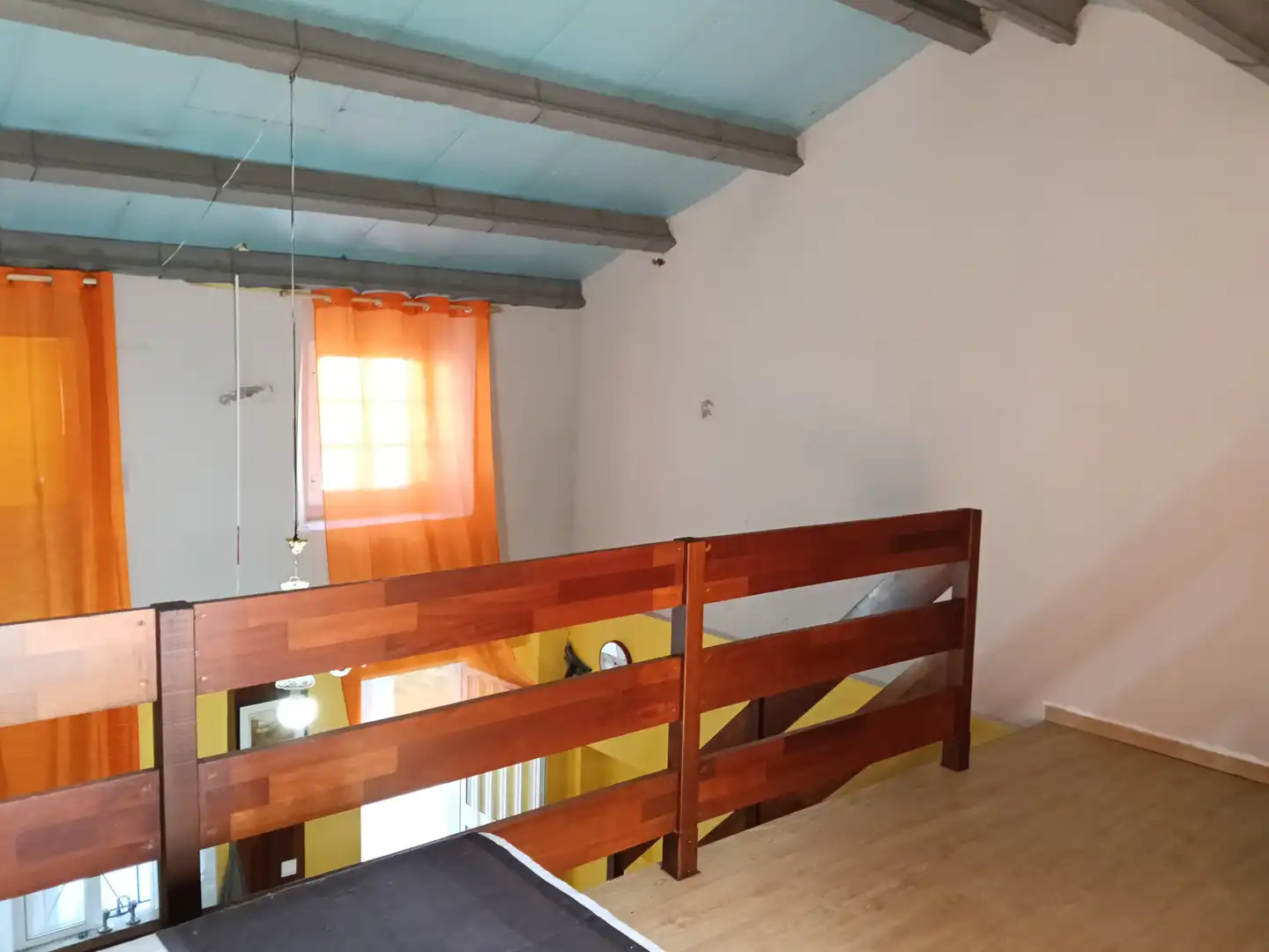 Einfamilien-Reihenhaus zum Verkauf in Carral mit Privatgarten und Abstellraum