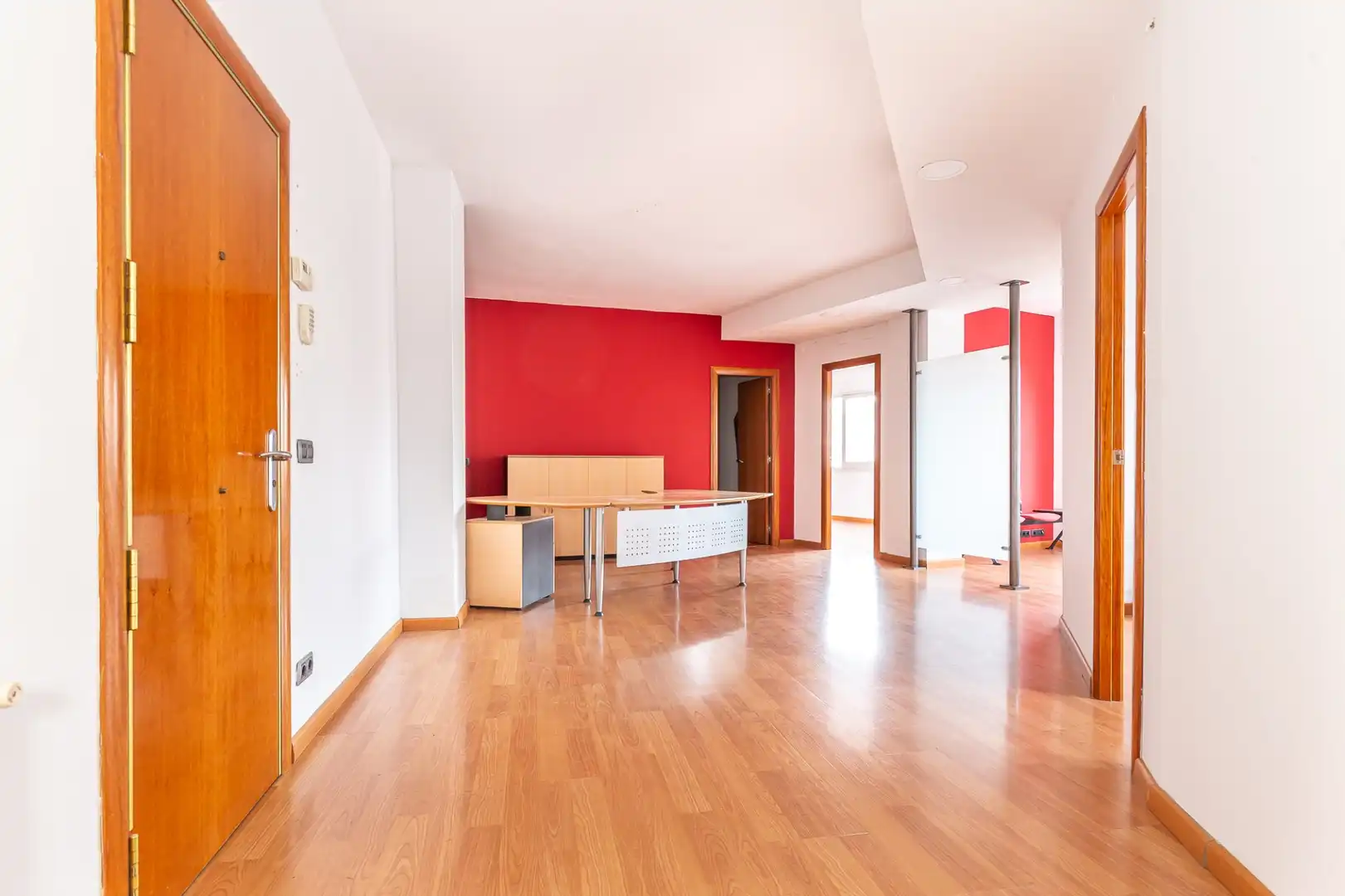 Oficina de alquiler en CORNELLA, Montesa