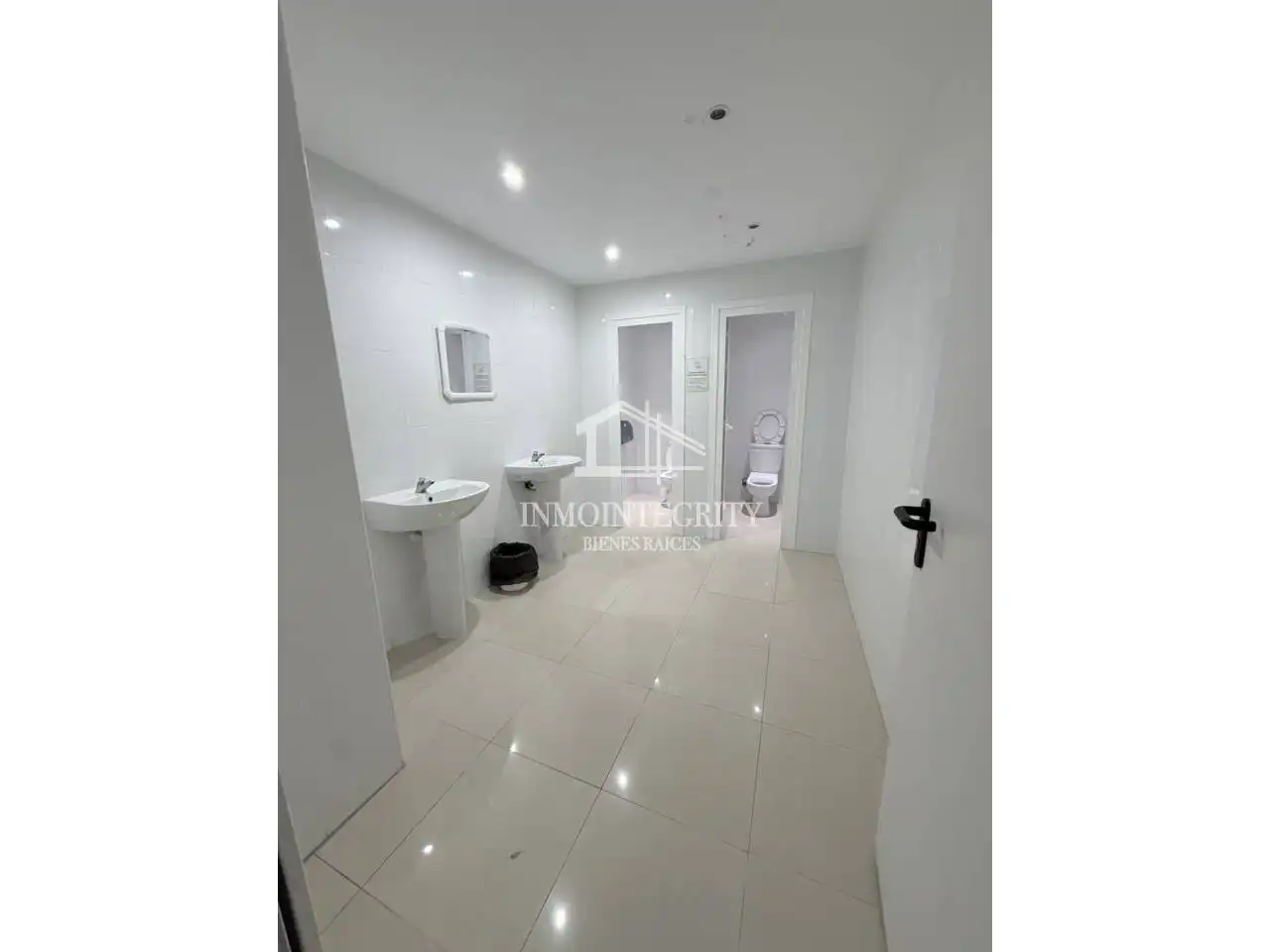 Apartamento con piscina en venta en Avenida Central 14, imagen 39